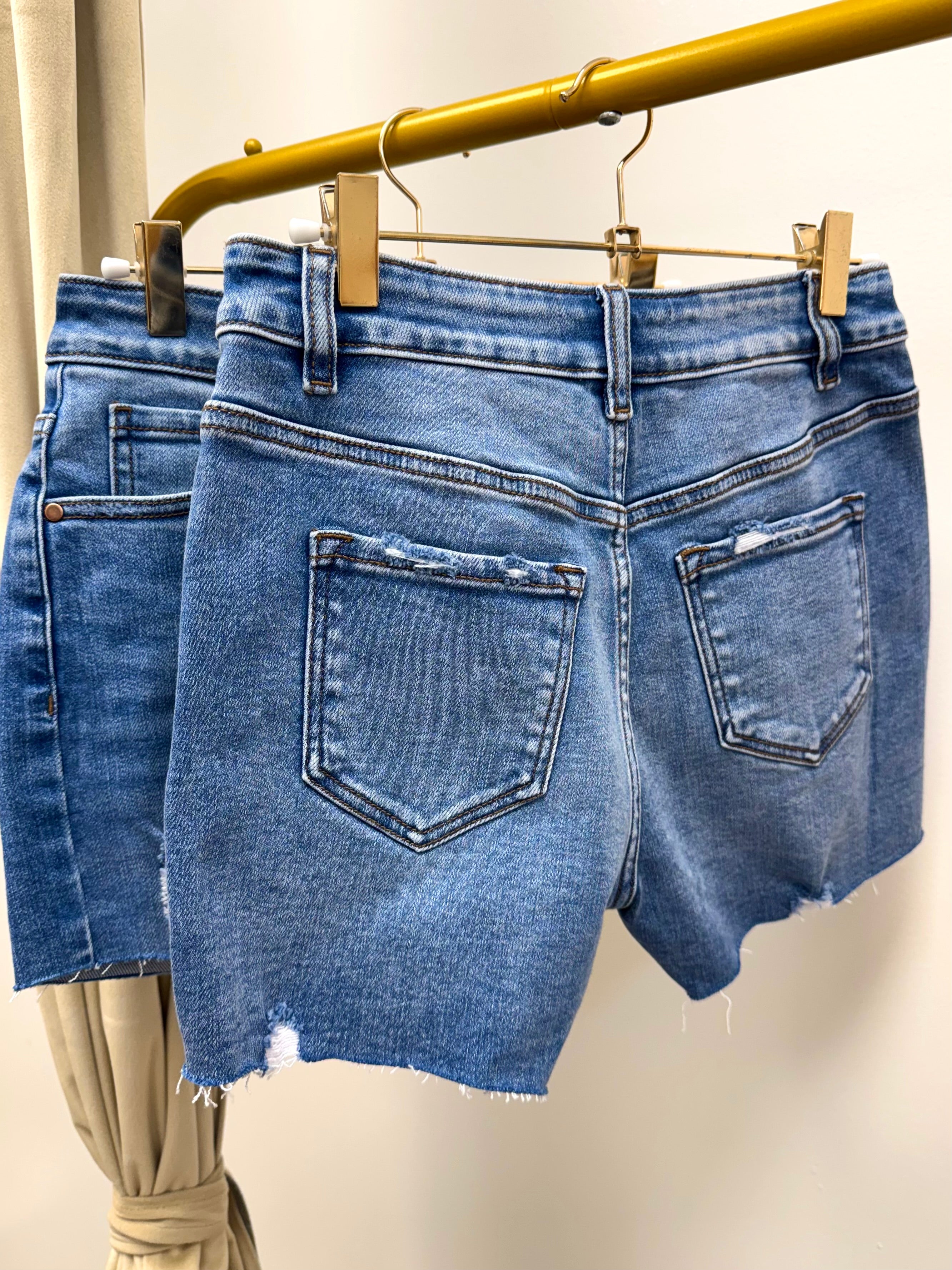 DARK WASH LIGHTLY DISTRESSED SHORTS