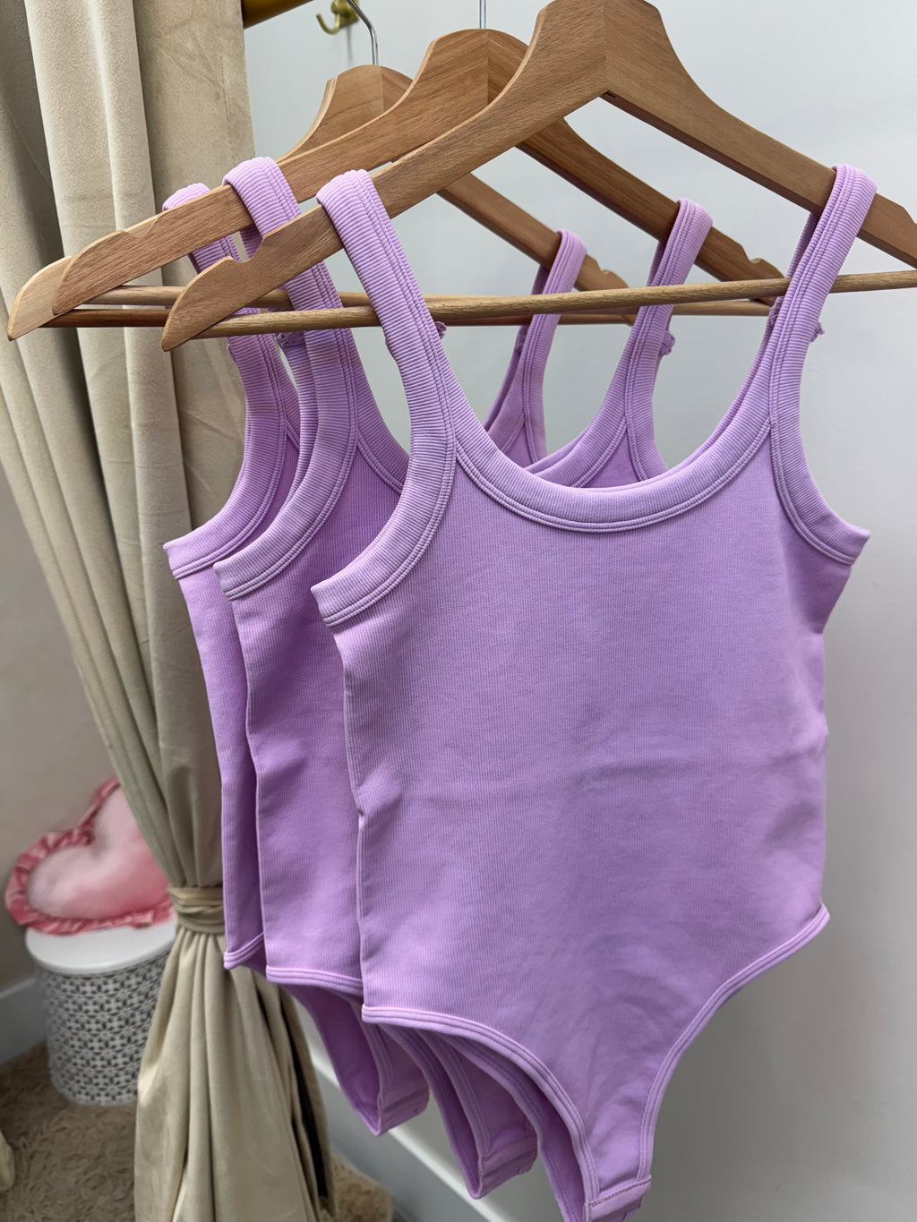 SCOOP NECK DOUBLE LINED BODYSUIT | LILAC