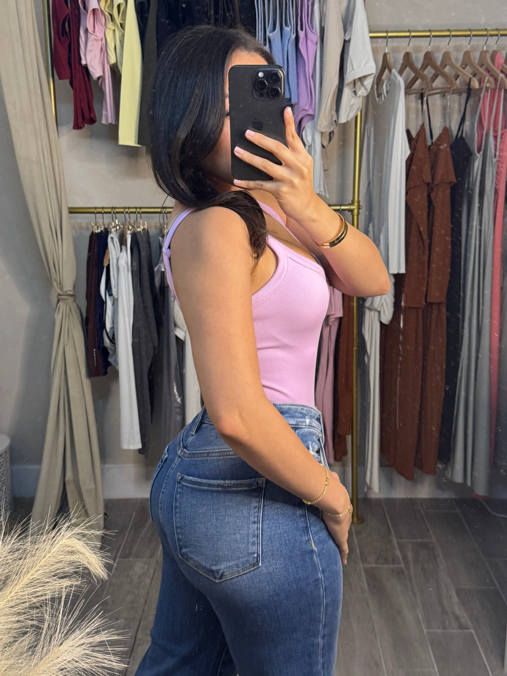 LIGHTLY DISTRESSED STRAIGHT JEANS