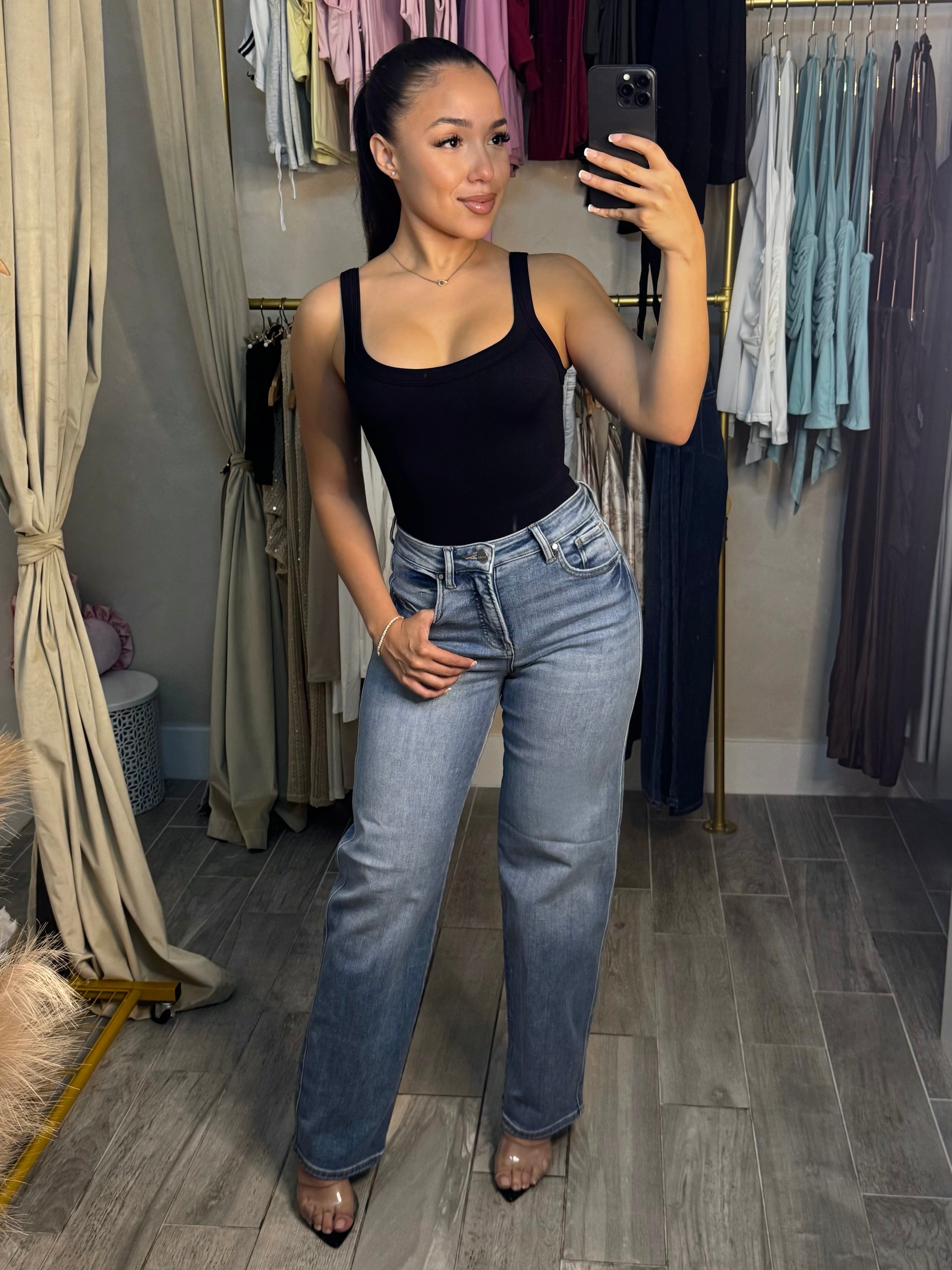 LIGHT WASH STRAIGHT LEG DENIMS